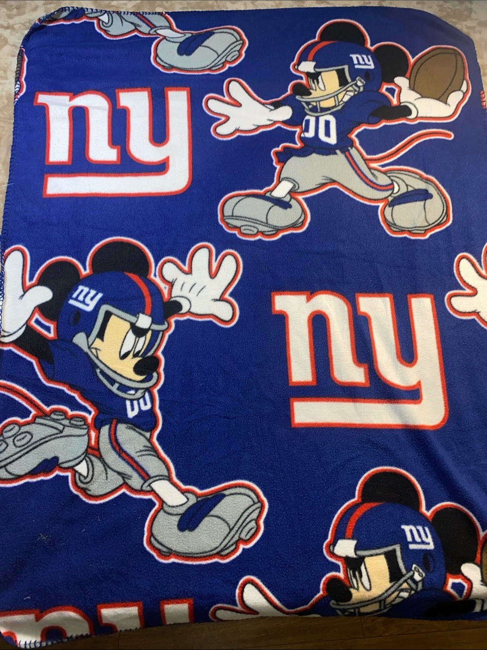 Disney NFl Mickey Mouse New York Giants Fleece Throw - Blue